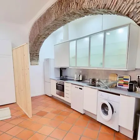 Apartment Spacieux A Alfama, A Deux Pas Du Chateau *